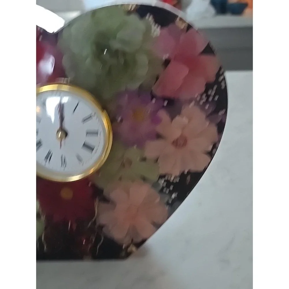 Handmade Resin Desk Mantle Heart Clock‎ Big 2 Inches Thick Flowers Pearls 734
